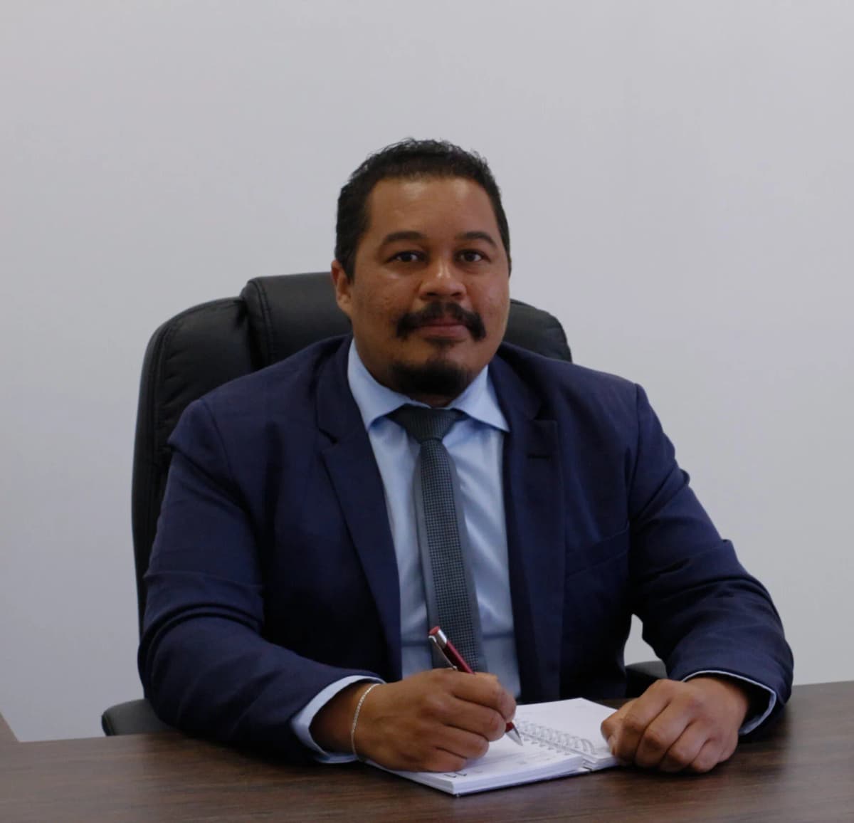 Dr. Luciano Martins